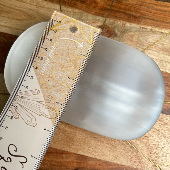 Satin spar oblong bowl - Picture 3 of 8